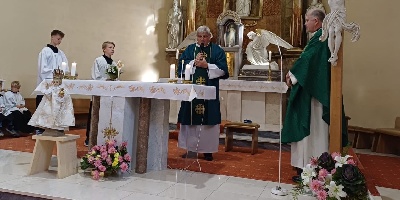 Požehnání nových šatů Pražského Jezulátka